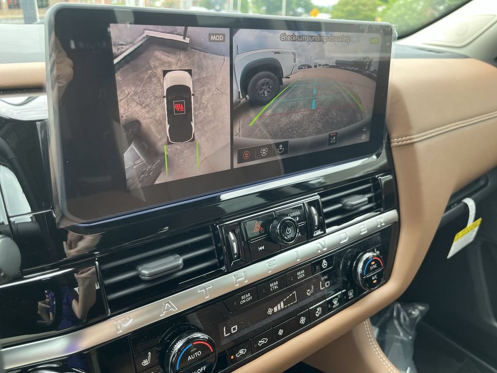 New 2026 Nissan Pathfinder Platinum AWD/4WD image 17