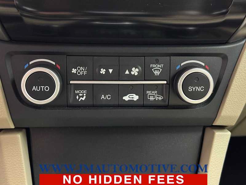 Used 2017 Acura ILX FWD image 32