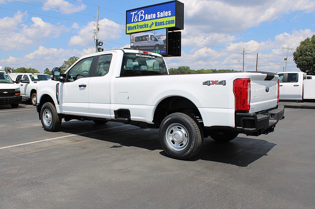 Used 2025 Ford F250 XLT image 4