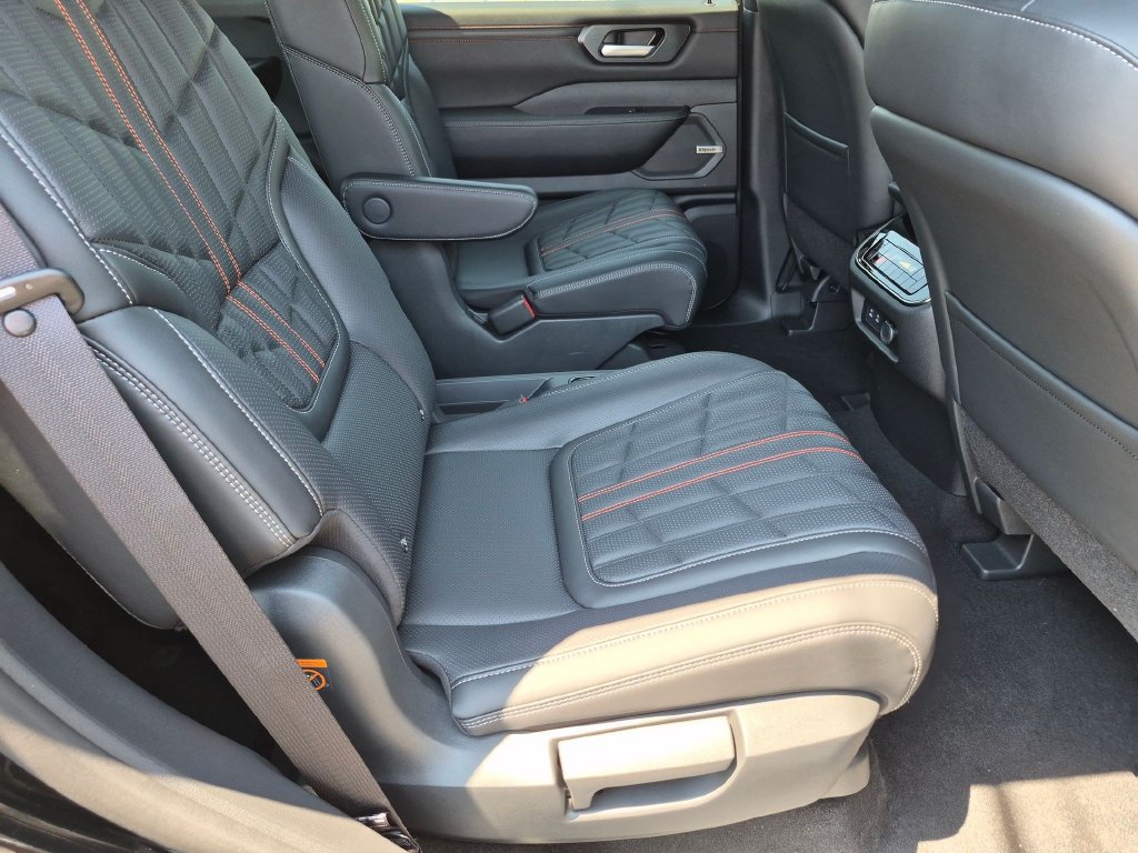 New 2026 Nissan Armada PRO-4X w/ Captain's Chari Seat Package AWD/4WD image 28