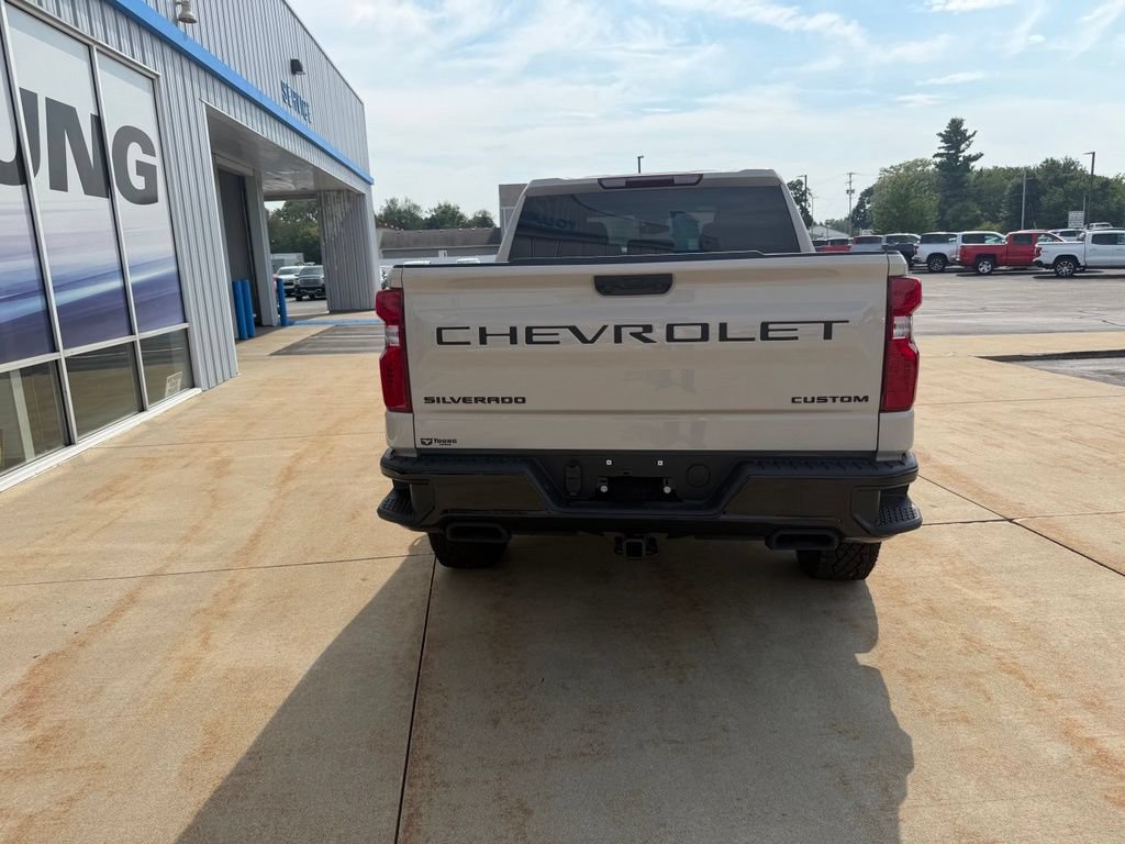 New 2026 Chevrolet Silverado 1500 Custom Trail Boss w/ Dark Appearance Package AWD/4WD image 4