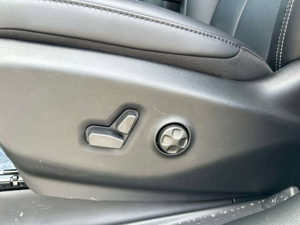 New 2026 Chrysler Pacifica Select AWD/4WD image 8