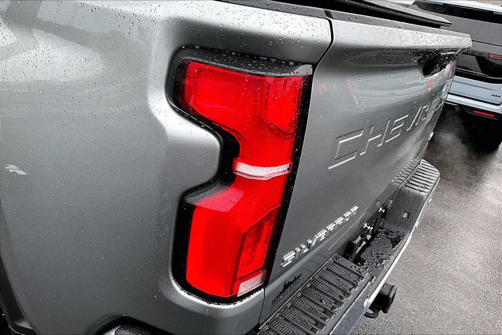 Used 2025 Chevrolet Silverado 2500 LTZ w/ LTZ Plus Package AWD/4WD image 26