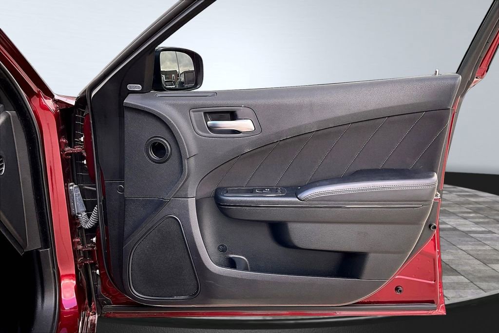 Used 2023 Dodge Charger SXT w/ Blacktop Package image 15