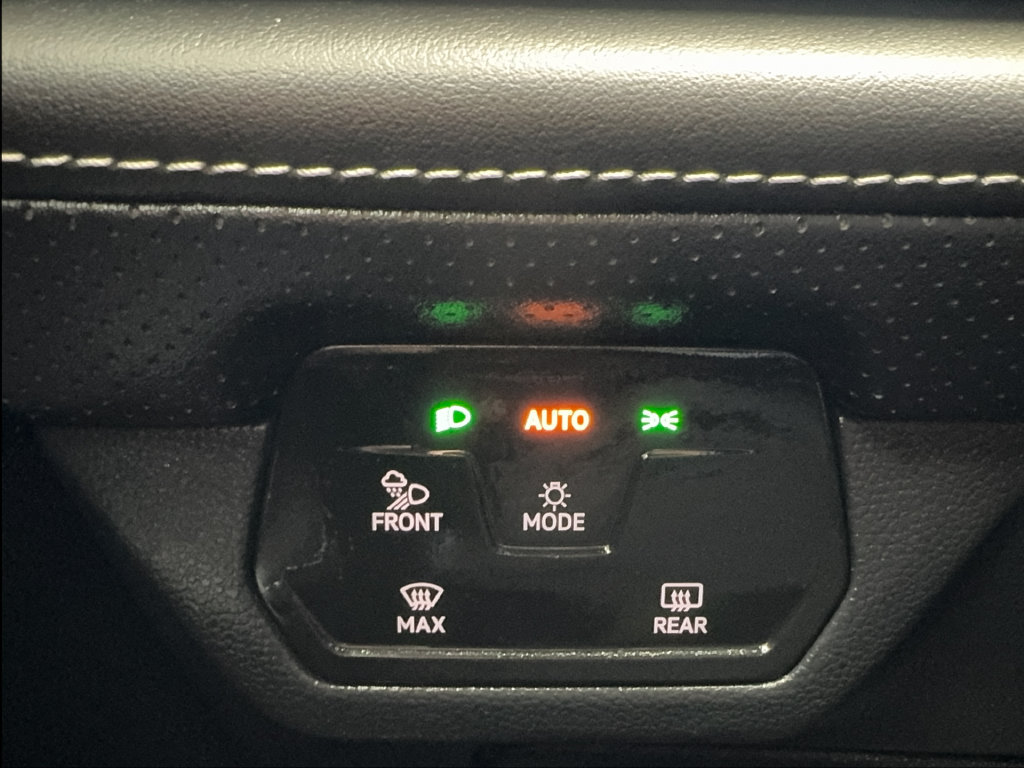 Used 2024 Volkswagen Atlas Cross Sport SE FWD image 44
