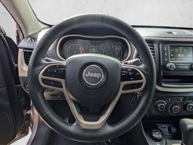 Used 2018 Jeep Cherokee Latitude image 18