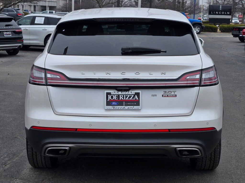 Used 2019 Lincoln Nautilus Select image 12