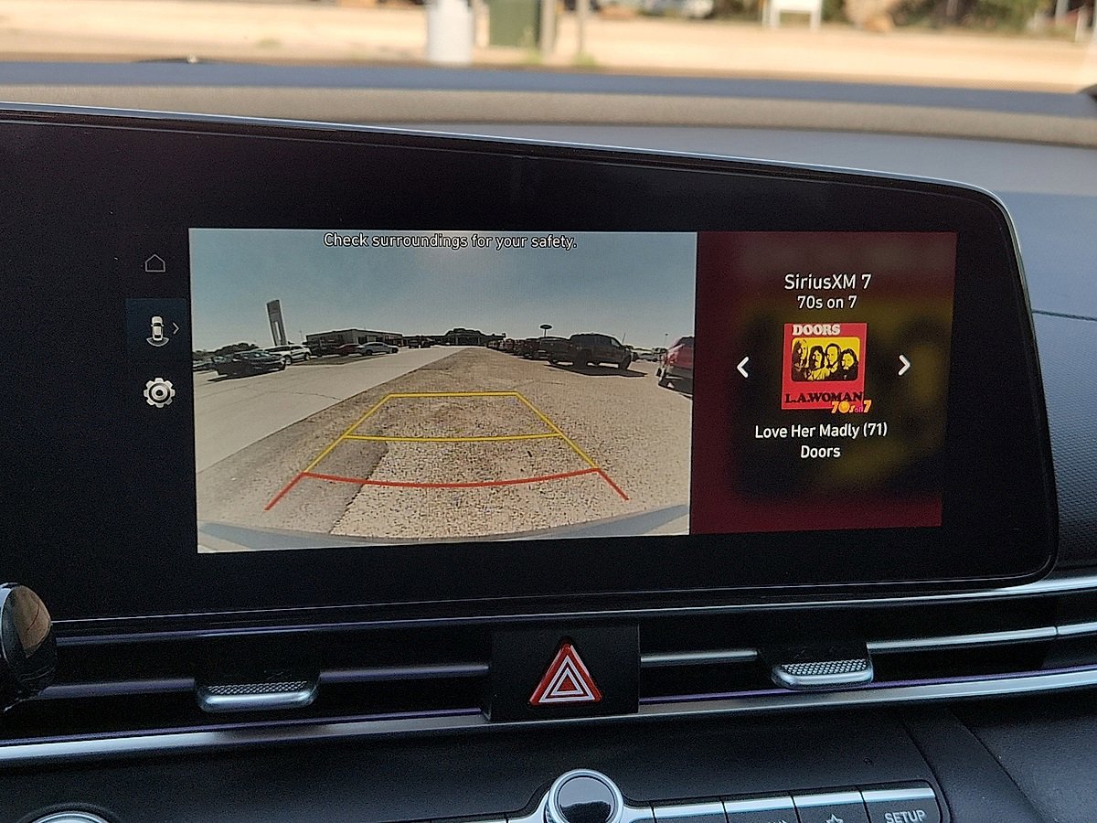 Used 2024 Hyundai Elantra Blue image 8