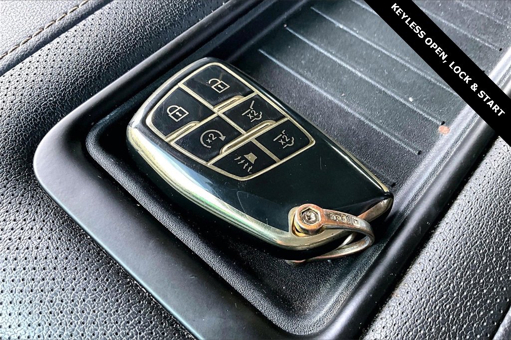 Used 2023 GMC Yukon AT4 image 10