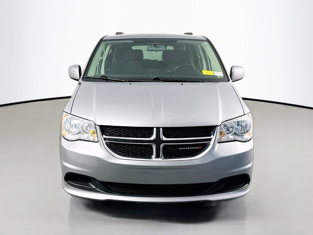Used 2016 Dodge Grand Caravan SXT FWD image 2