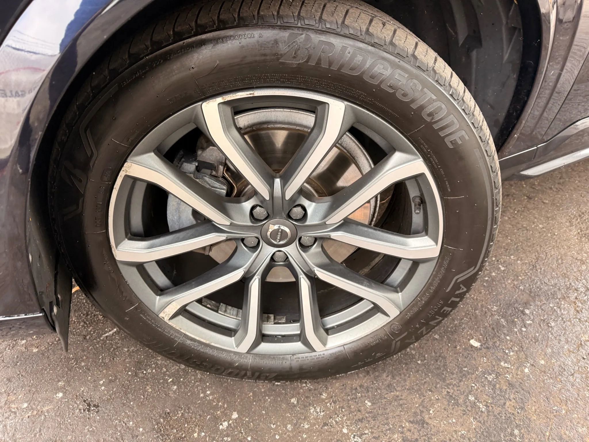 Used 2017 Volvo XC90 T6 Momentum w/ Vision Package image 40