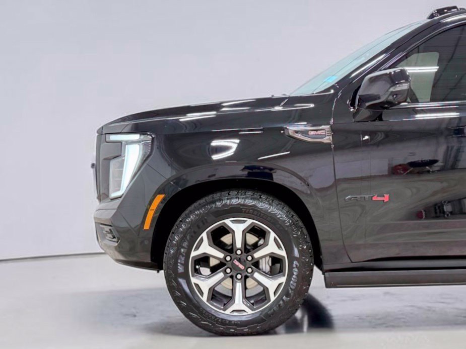 Used 2025 GMC Yukon AT4 Ultimate AWD/4WD image 14