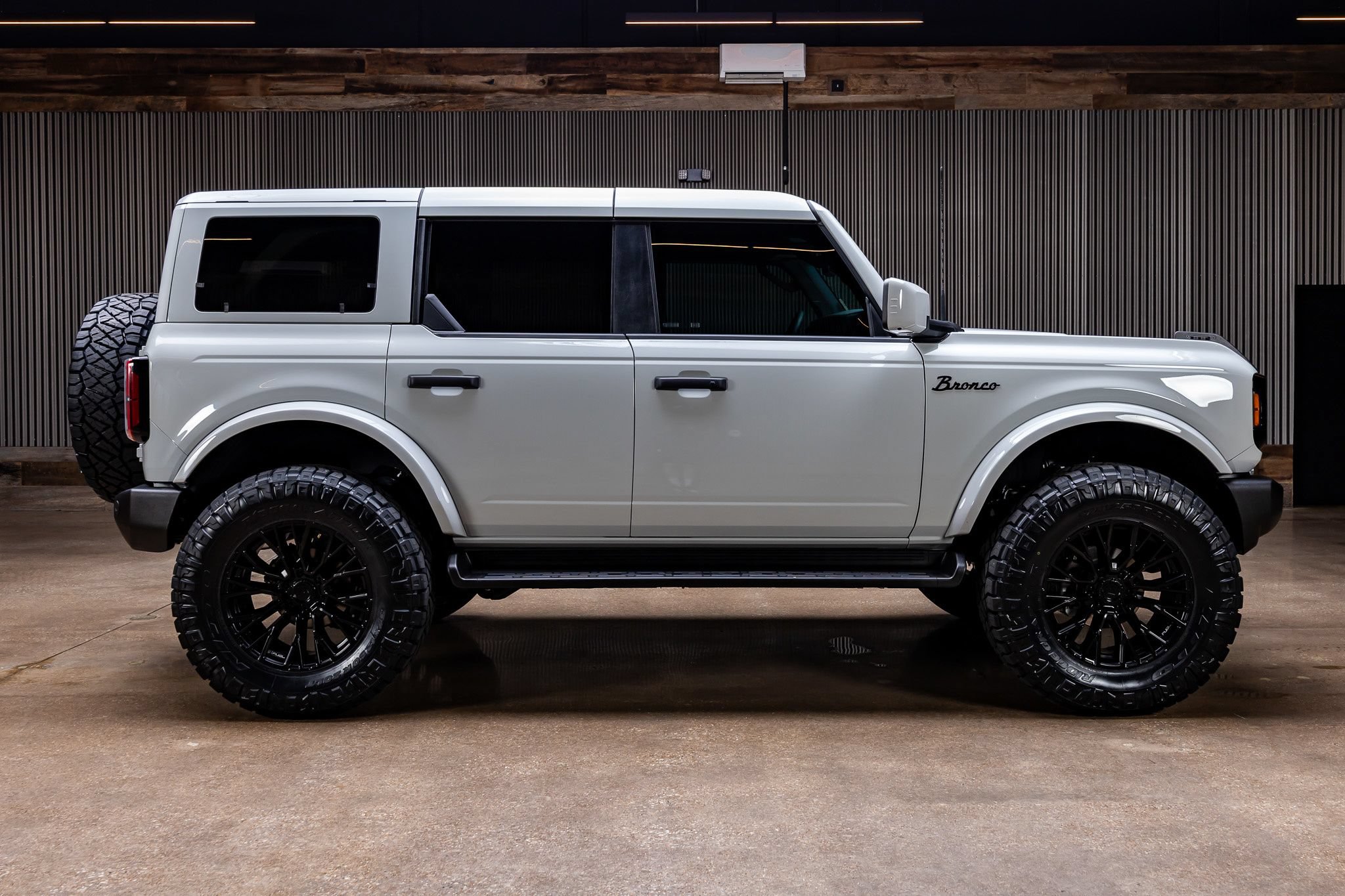 Used 2026 Ford Bronco Outer Banks AWD/4WD image 11