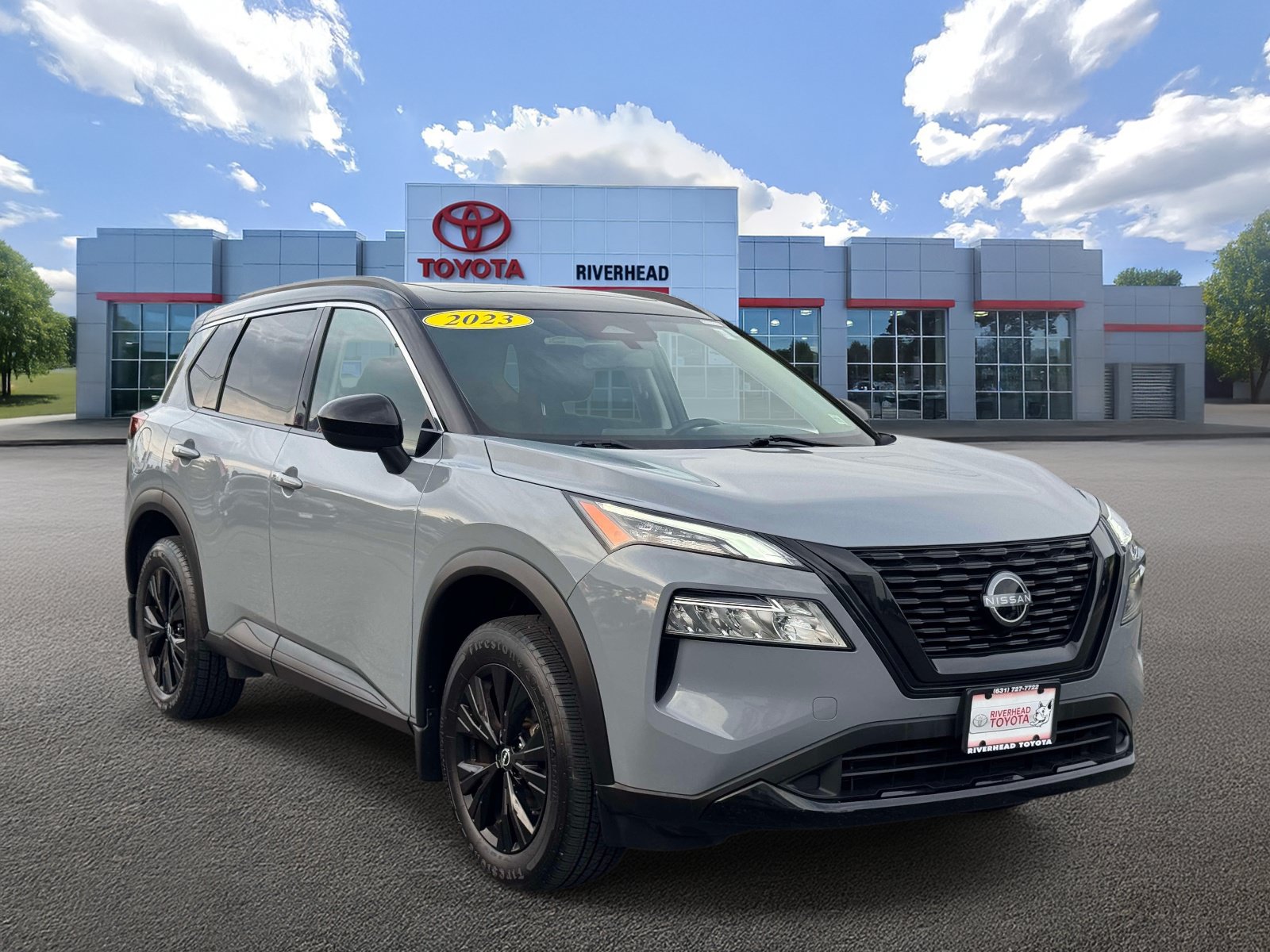 Used 2023 Nissan Rogue SV w/ SV Premium B Package AWD/4WD image 2