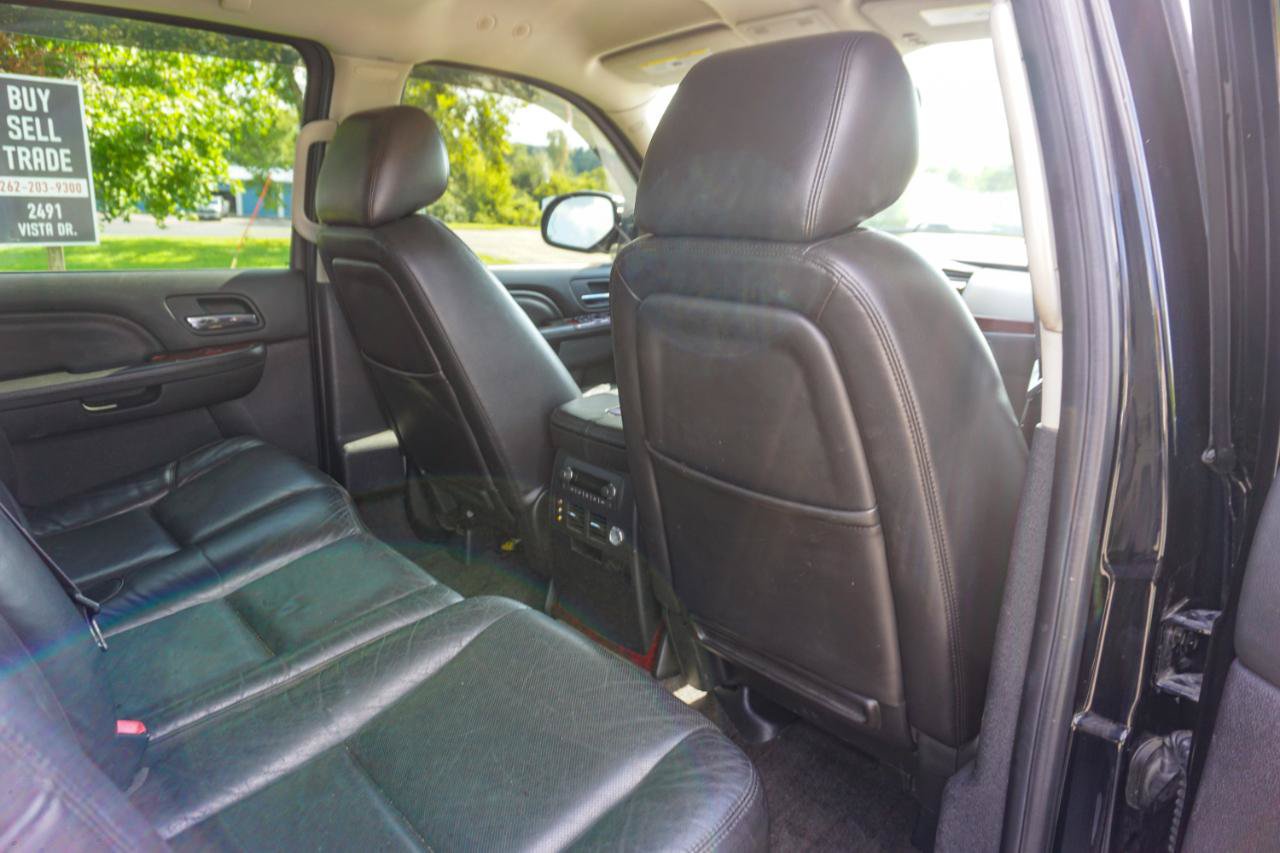 Used 2011 Cadillac Escalade EXT AWD/4WD image 16