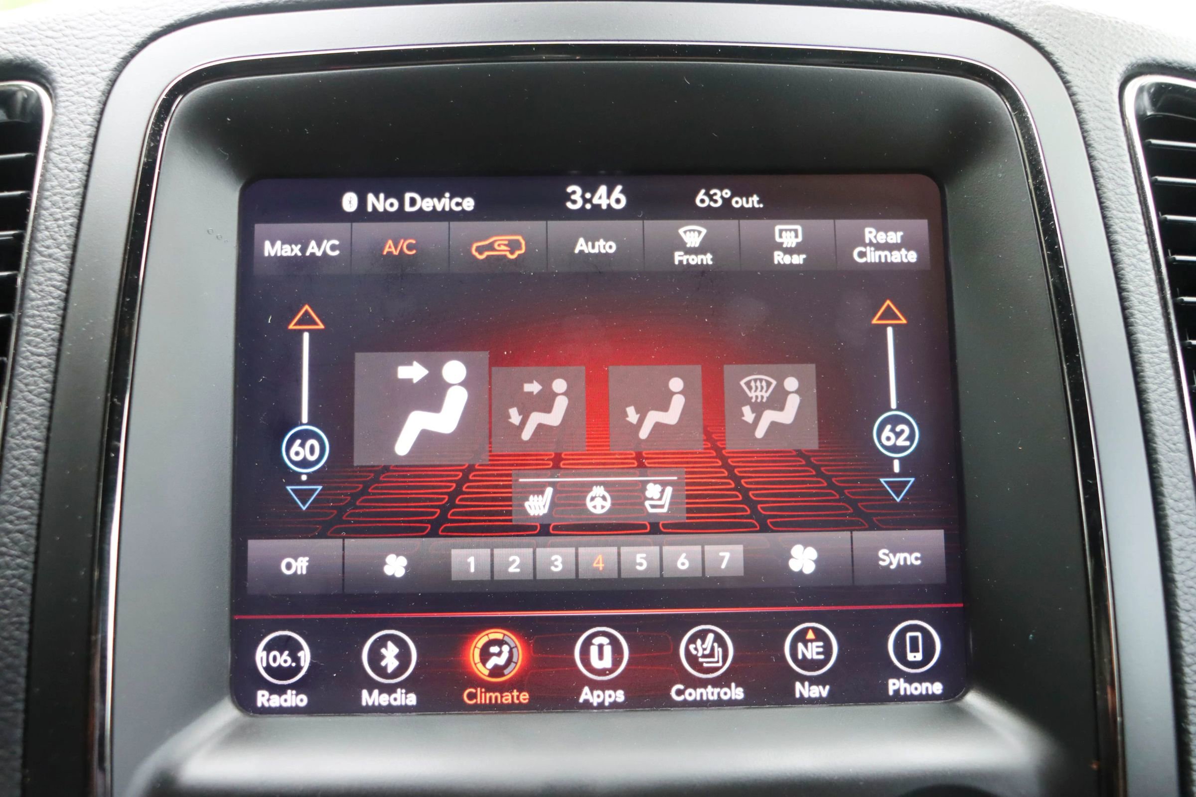 Used 2018 Dodge Durango R/T w/ Technology Group AWD/4WD image 40