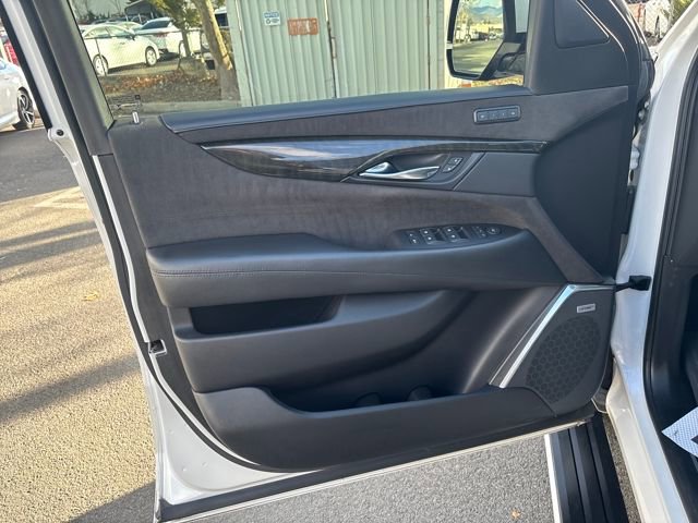 Used 2019 Cadillac Escalade ESV Platinum image 12