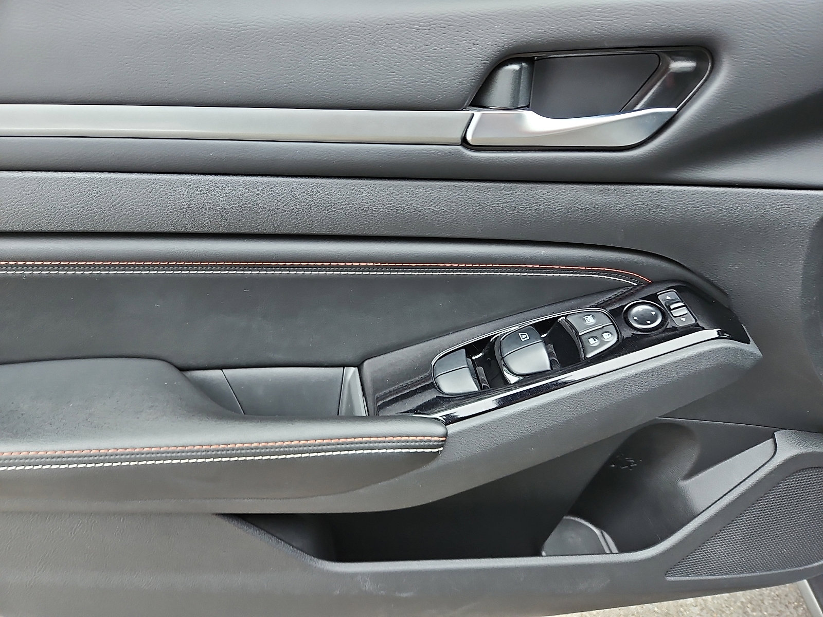 Certified 2023 Nissan Altima 2.0 SR image 12