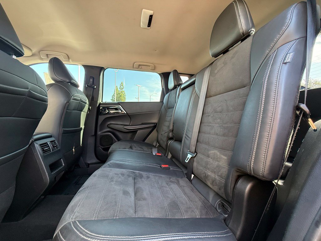 Used 2022 Mitsubishi Outlander SE FWD image 37