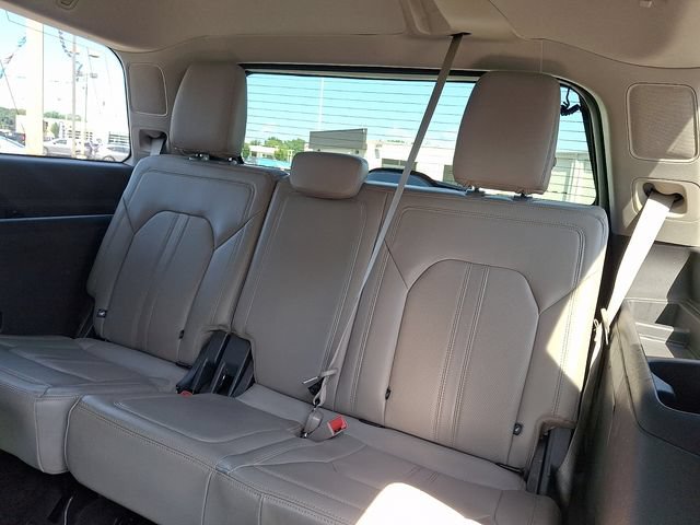 Used 2019 Ford Expedition Limited w/ Equipment Group 301A RWD image 9