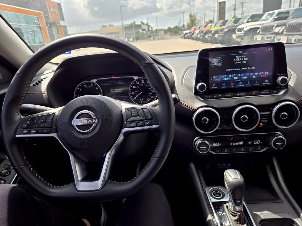 Used 2025 Nissan Sentra SR FWD image 10