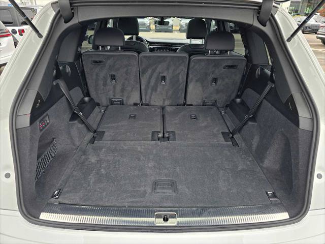 Used 2023 Audi Q7 2.0T Premium w/ Towing Package AWD/4WD image 14