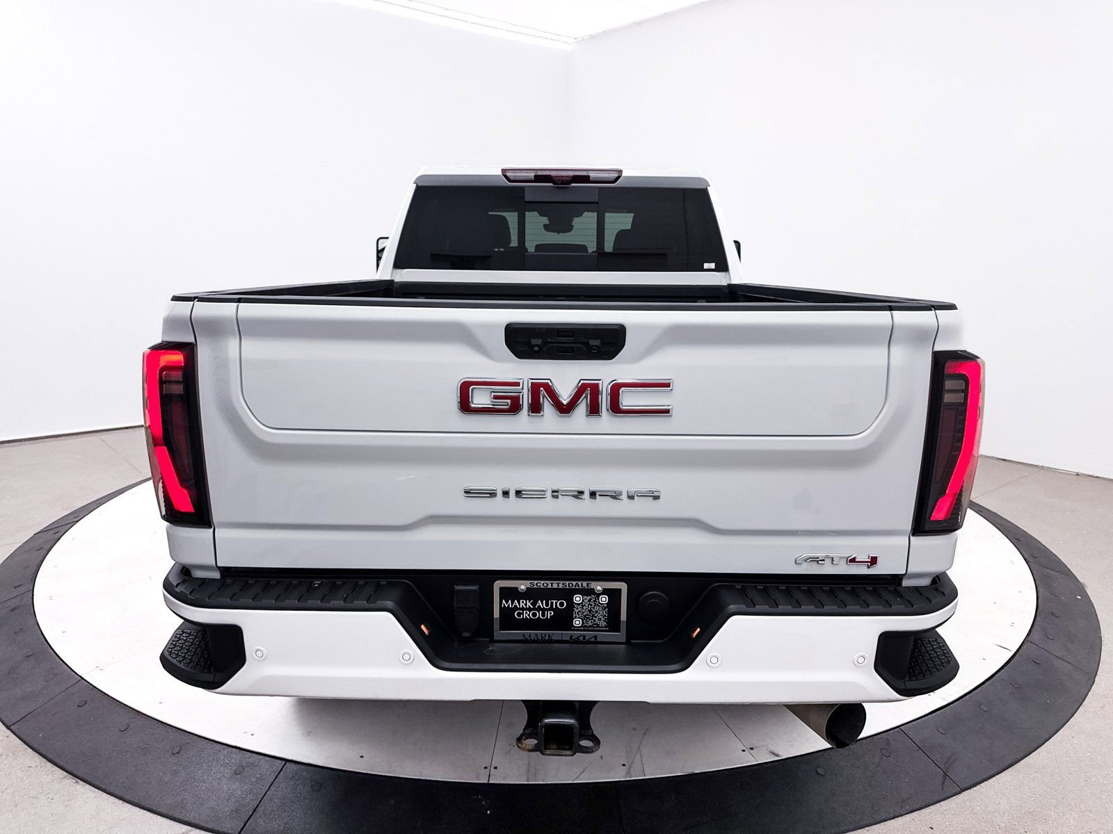 Used 2024 GMC Sierra 2500 AT4 w/ Technology Package image 32