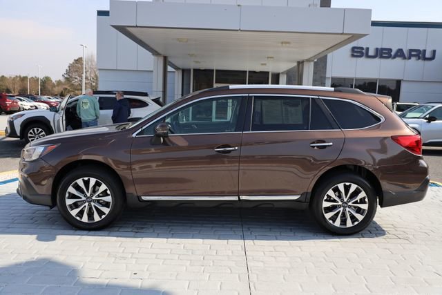 Used 2019 Subaru Outback 3.6R Touring w/ Popular Package #3A image 2