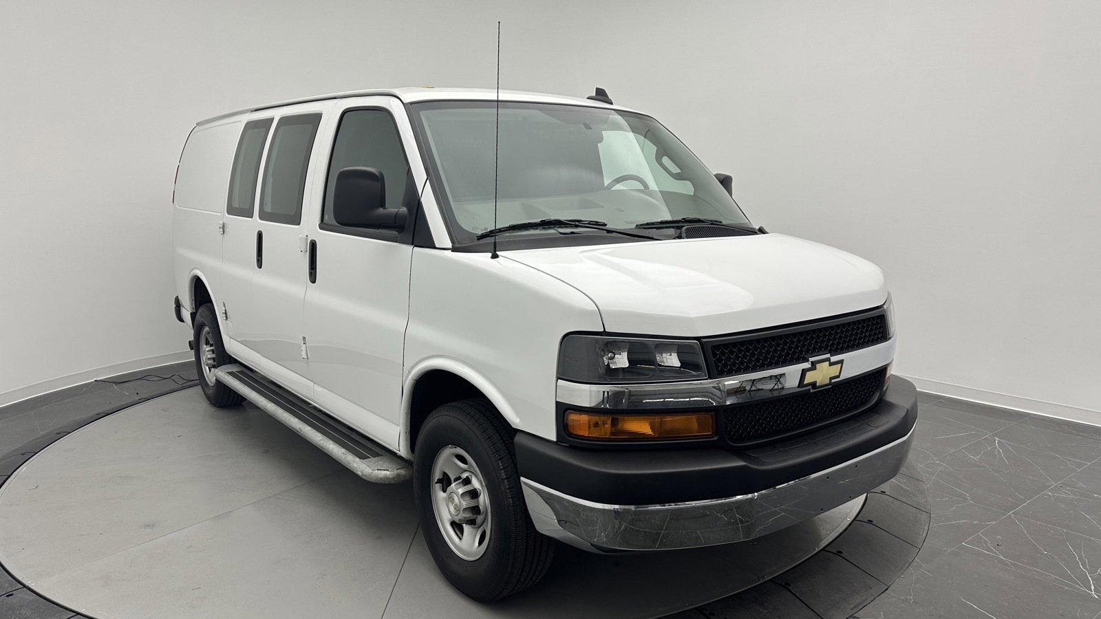 Used 2023 Chevrolet Express 2500 w/ Driver Convenience Package RWD image 3