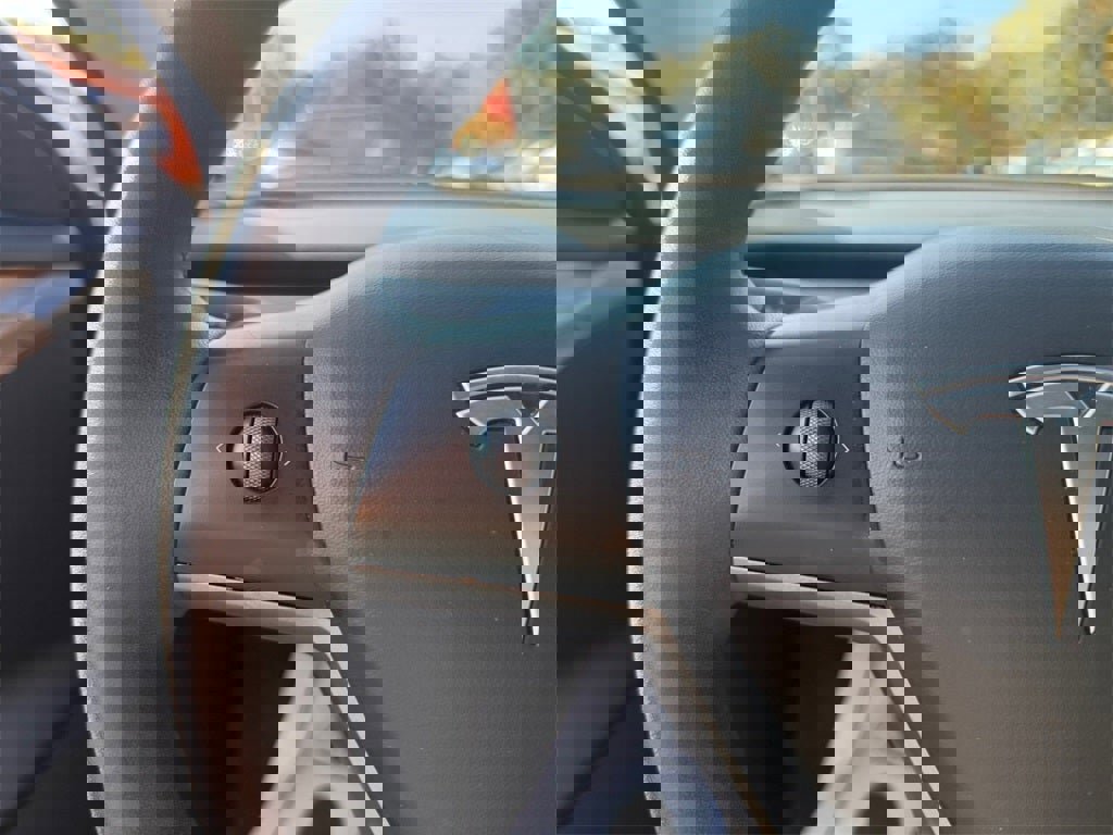 Used 2023 Tesla Model 3 Standard Range image 21