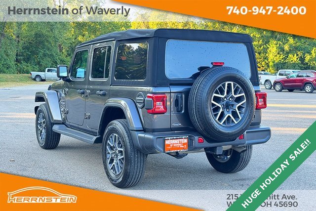 Used 2024 Jeep Wrangler Sahara image 5