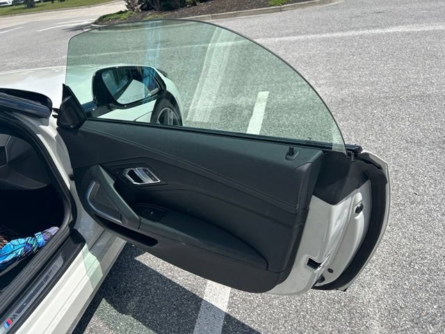 Used 2023 BMW Z4 sDrive30i w/ Convenience Package RWD image 8