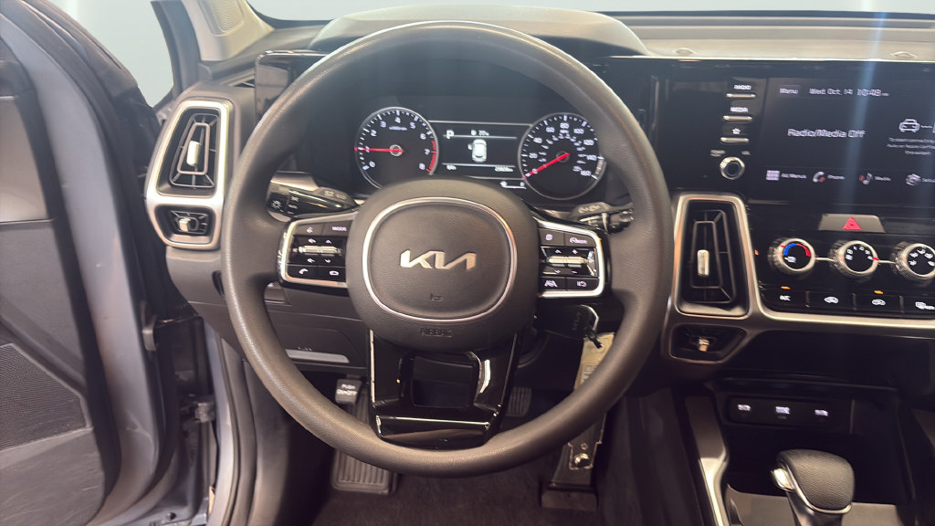 Certified 2023 Kia Sorento LX AWD/4WD image 24