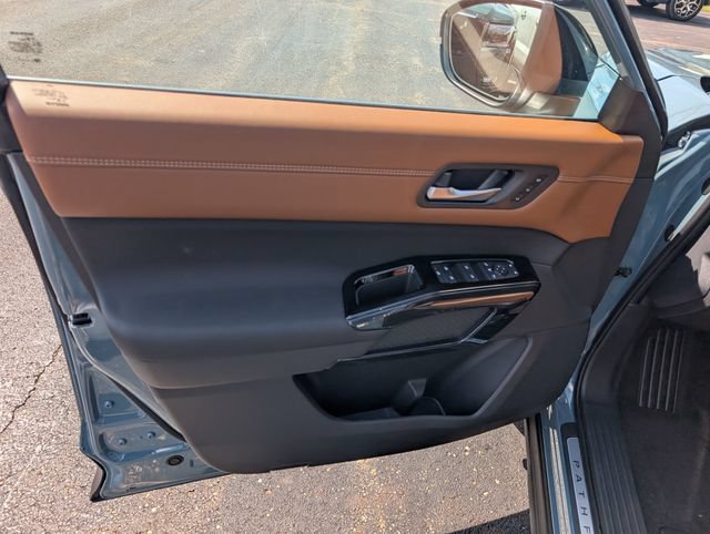 New 2026 Nissan Pathfinder Platinum AWD/4WD image 17