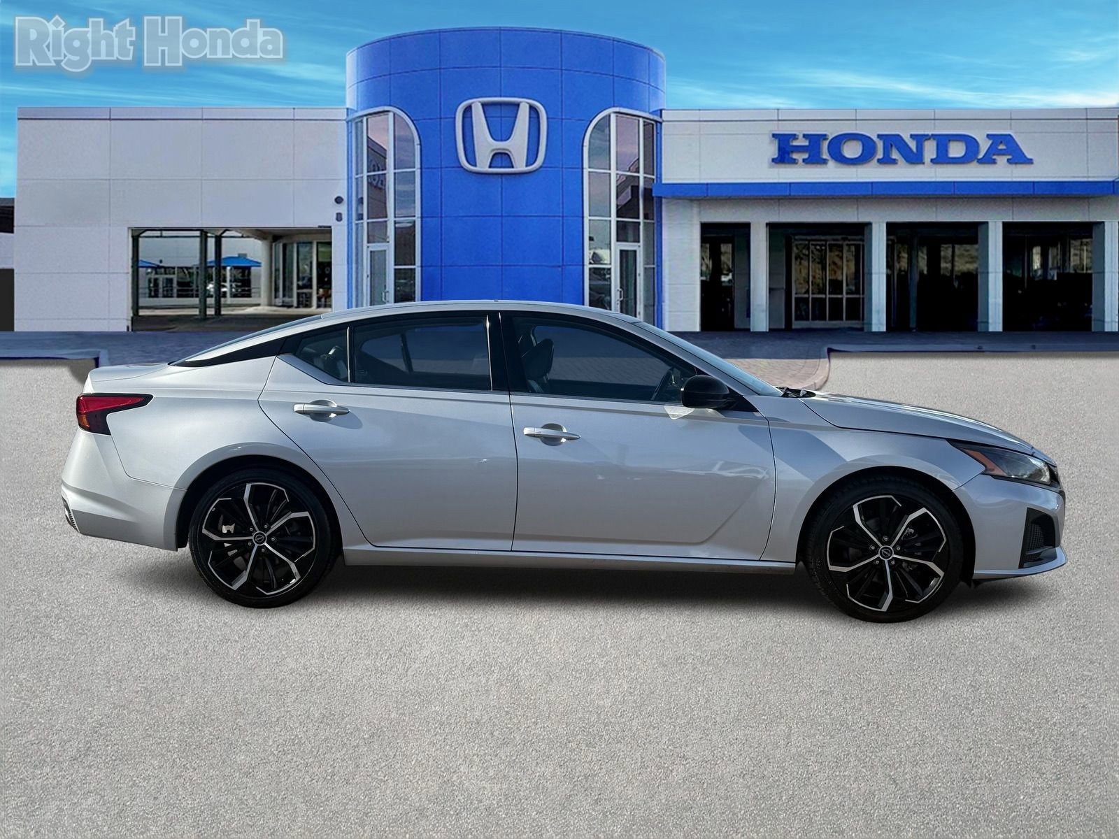 Used 2024 Nissan Altima 2.5 SR image 8