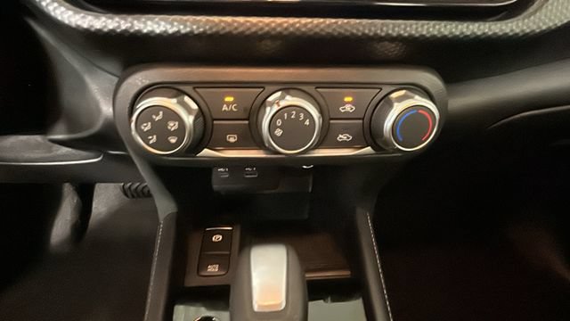 Used 2023 Nissan Kicks SV FWD image 22