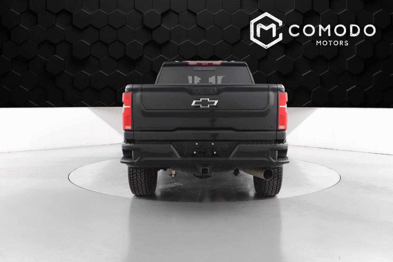 Used 2024 Chevrolet Silverado 2500 LTZ w/ LTZ Plus Package image 4