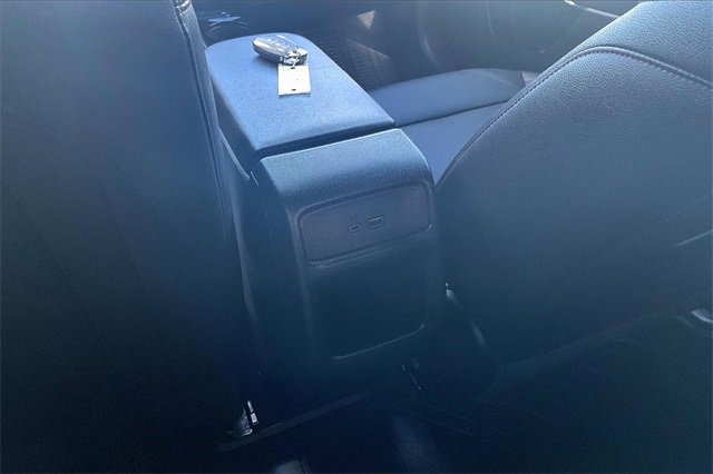 Used 2024 Chevrolet Trax RS w/ Sunroof Package image 22