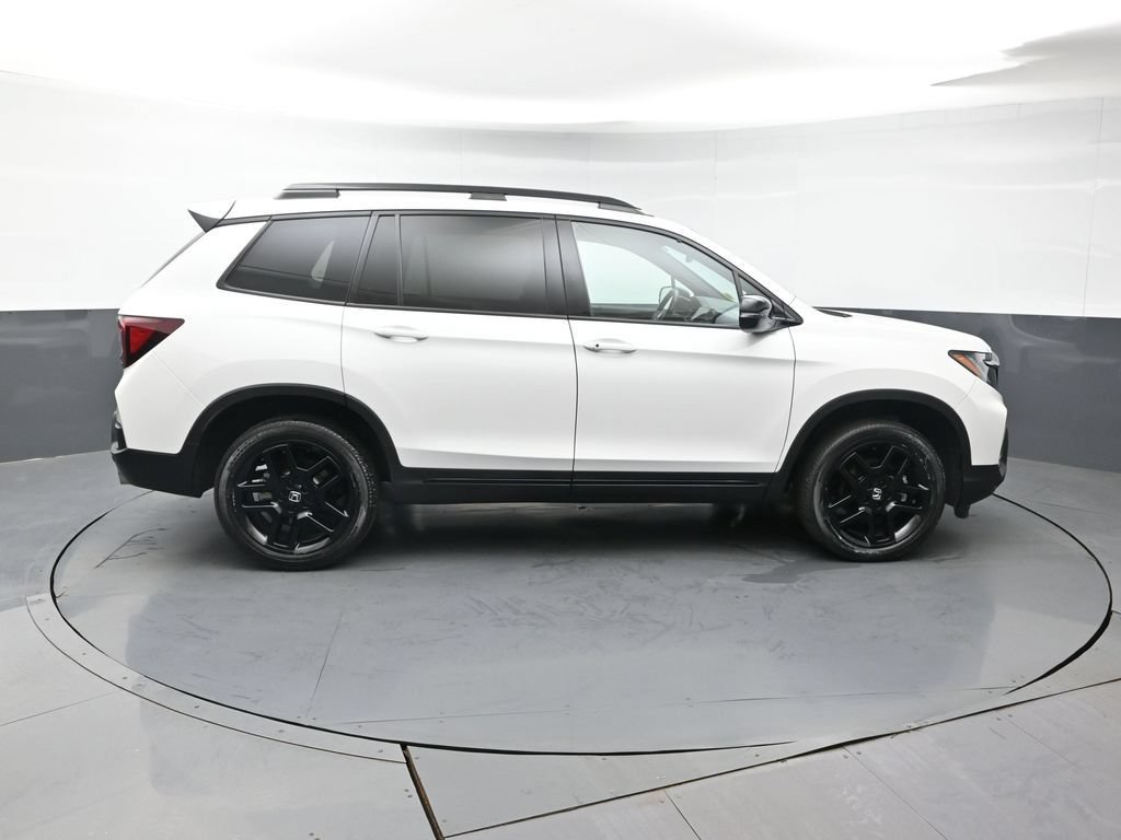 Certified 2024 Honda Passport Black Edition image 7