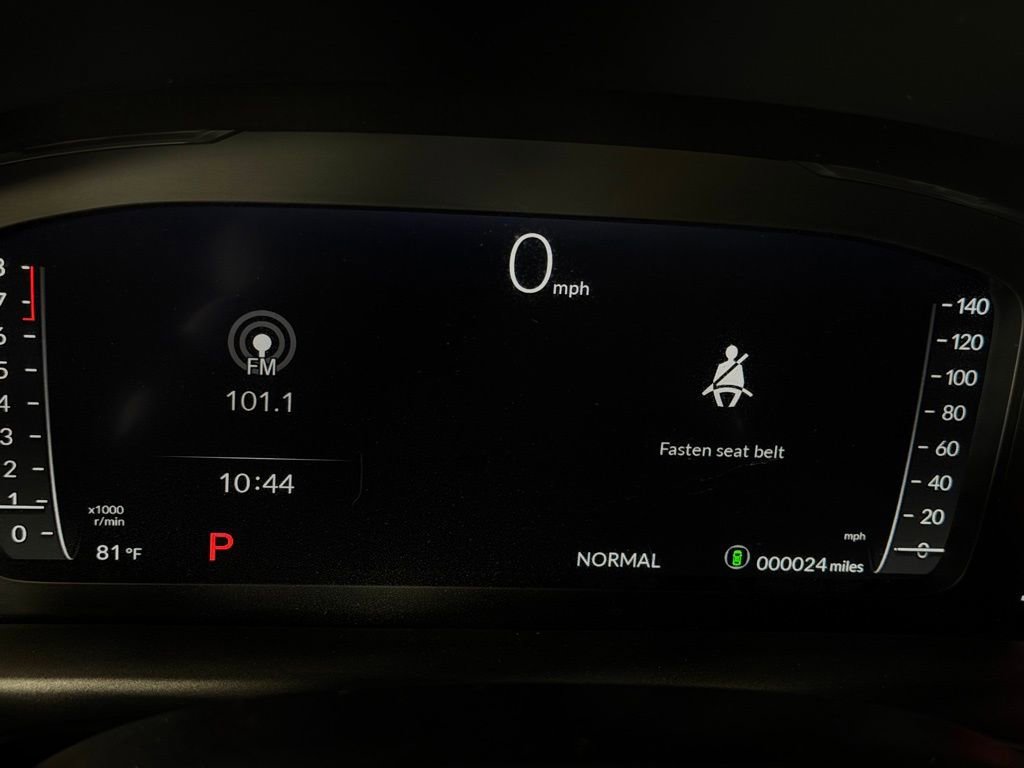 Used 2025 Honda Pilot Black Edition image 16