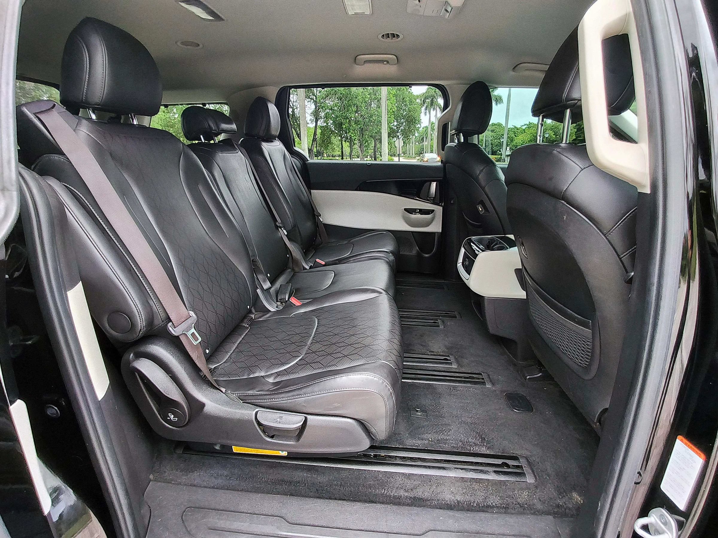 Used 2022 Kia Carnival EX FWD image 38
