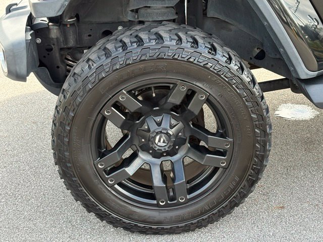 Used 2018 Jeep Wrangler Unlimited Sahara AWD/4WD image 26