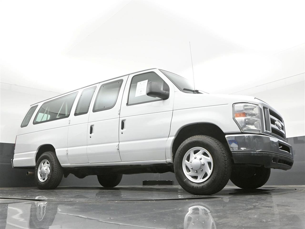 Used 2014 Ford E-350 and Econoline 350 XLT RWD image 29