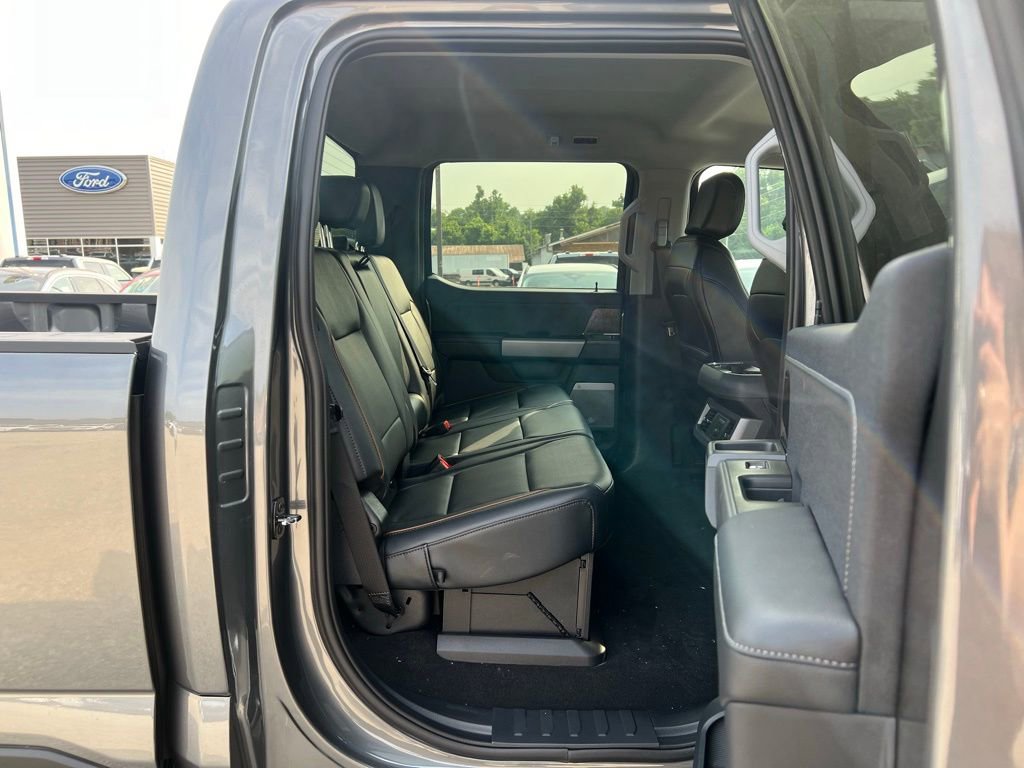 New 2025 Ford F250 Lariat image 19