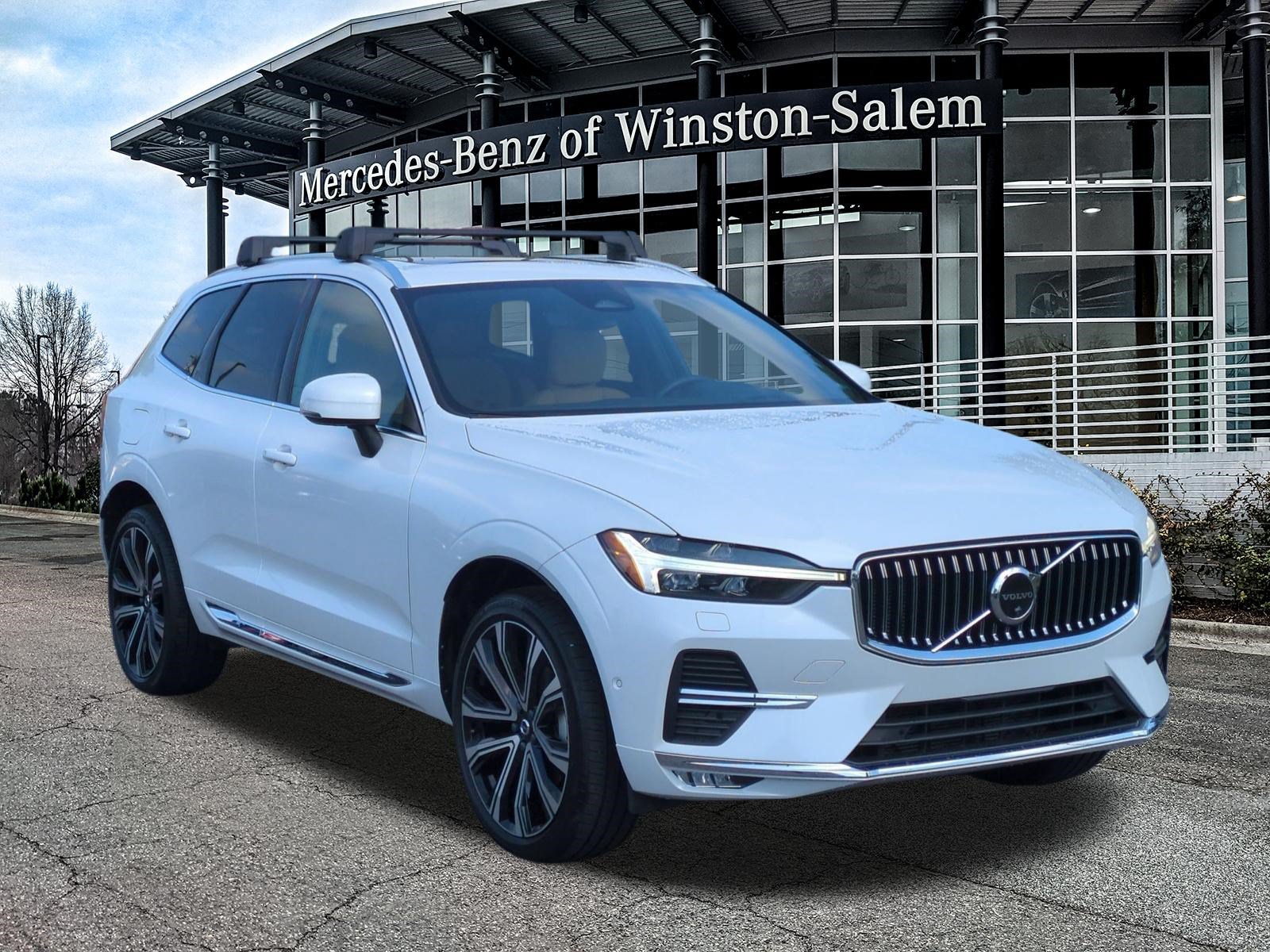 Used 2023 Volvo XC60 B5 Ultimate w/ Climate Package AWD/4WD image 1