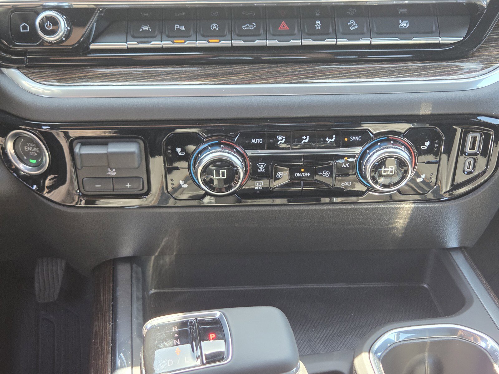 New 2025 GMC Sierra 1500 Elevation w/ Elevation Premium Package image 13