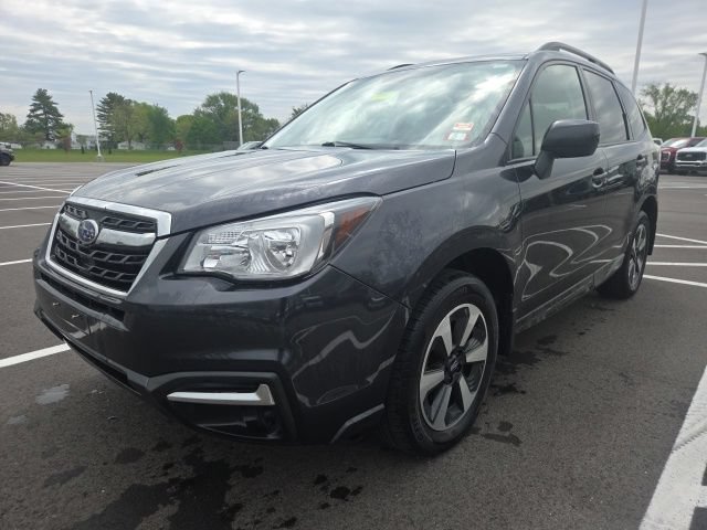Used 2017 Subaru Forester 2.5i Premium w/ All-Weather Package AWD/4WD image 2