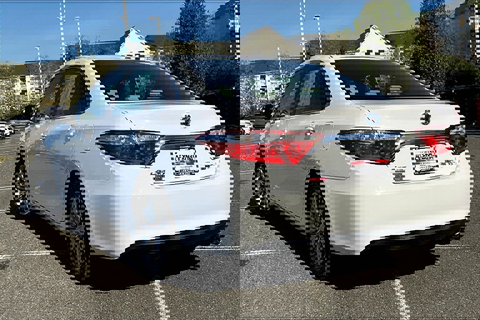 Used 2017 Toyota Camry XLE image 11