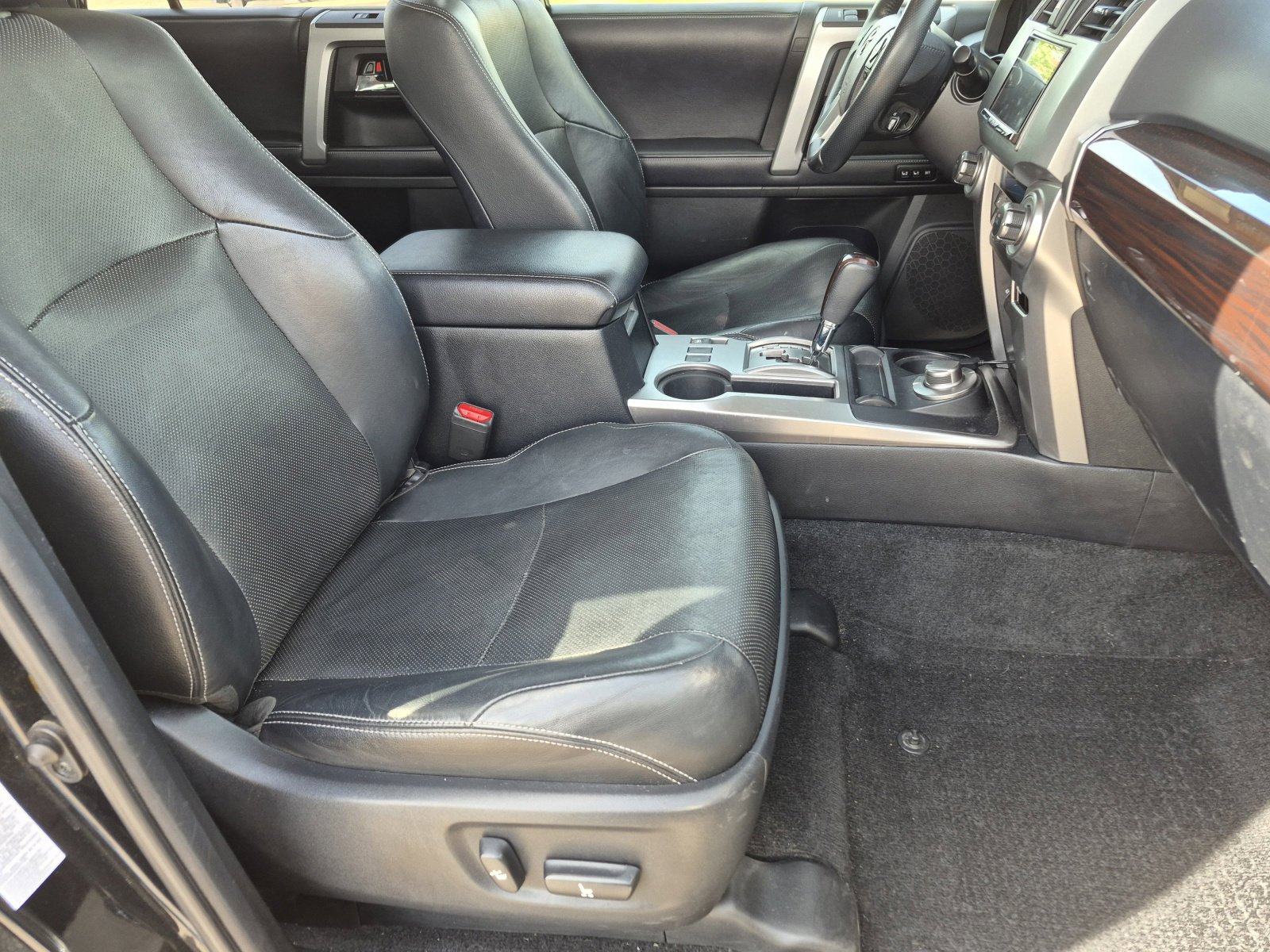 Used 2018 Toyota 4Runner Limited AWD/4WD image 23