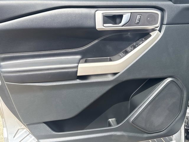 Used 2021 Ford Explorer XLT w/ Equipment Group 202A image 27